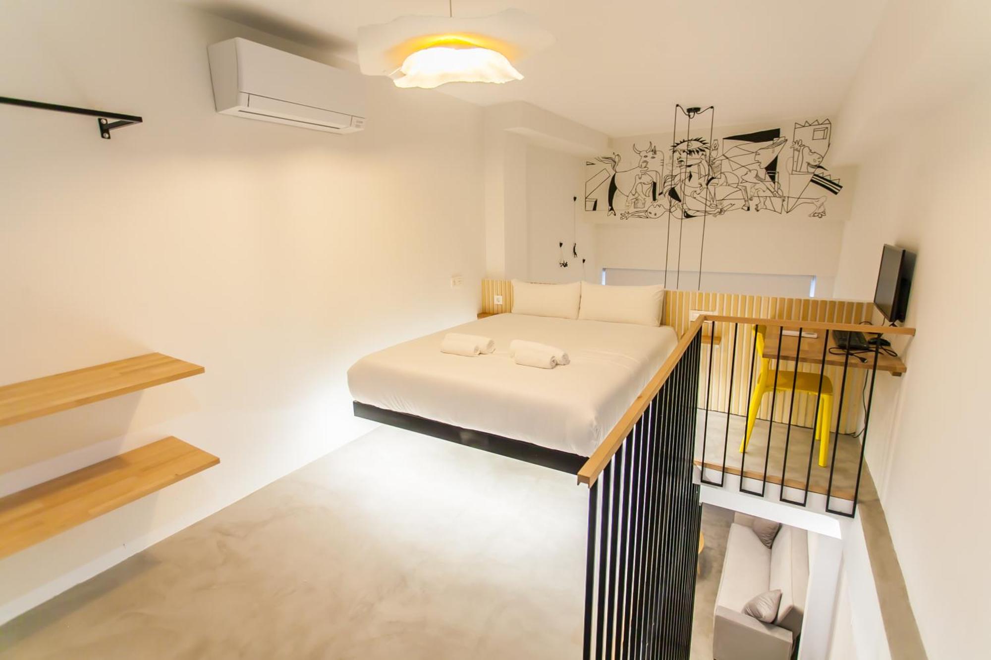 Appartement Guernica Luxury Duplex - Location, Light, And Art