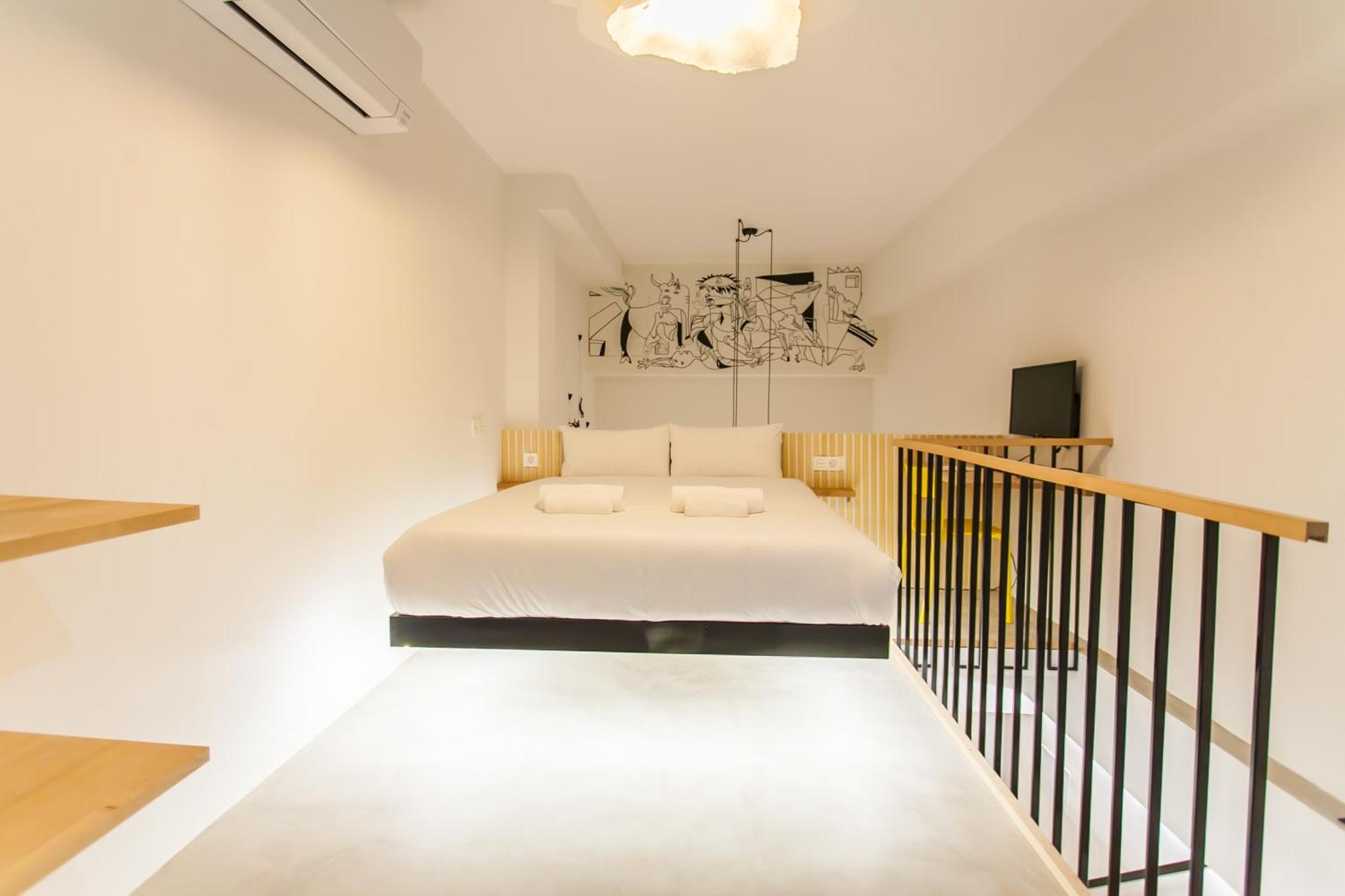 Guernica Luxury Duplex - Location, Light, And Art Appartement Madrid